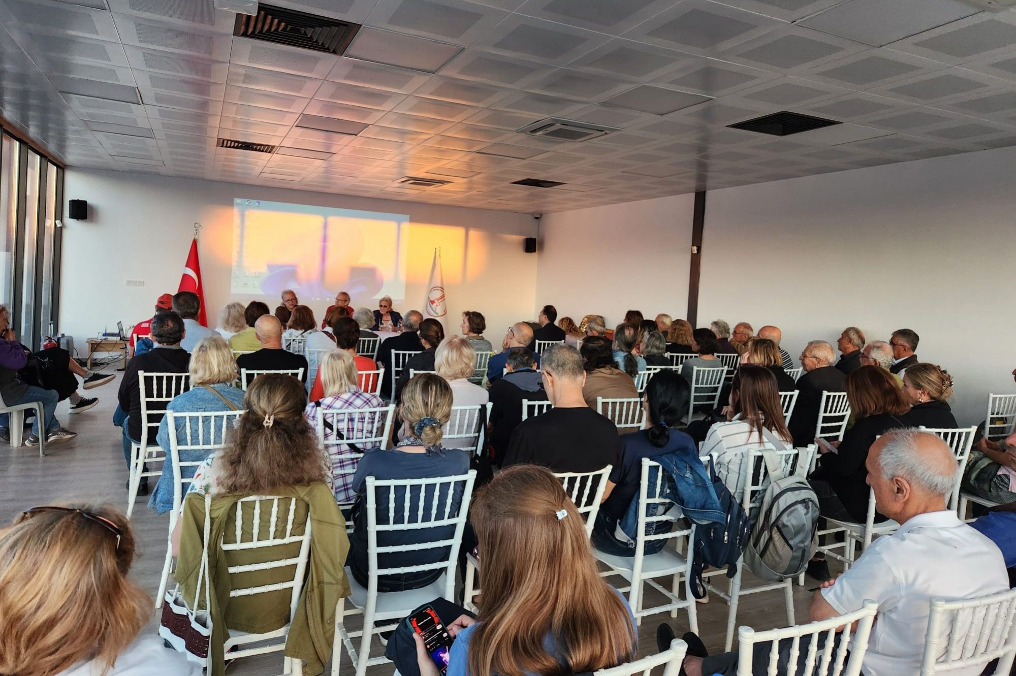 İzmir’de Karşıyaka Belediyesi ve Kültürlerarası Sanat Derneği tarafından düzenlenen 3.