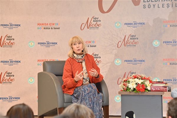 Manisa Büyükşehir Belediyesi tarafından düzenlenen Niobe Edebiyat ve Sanat Söyleşileri,