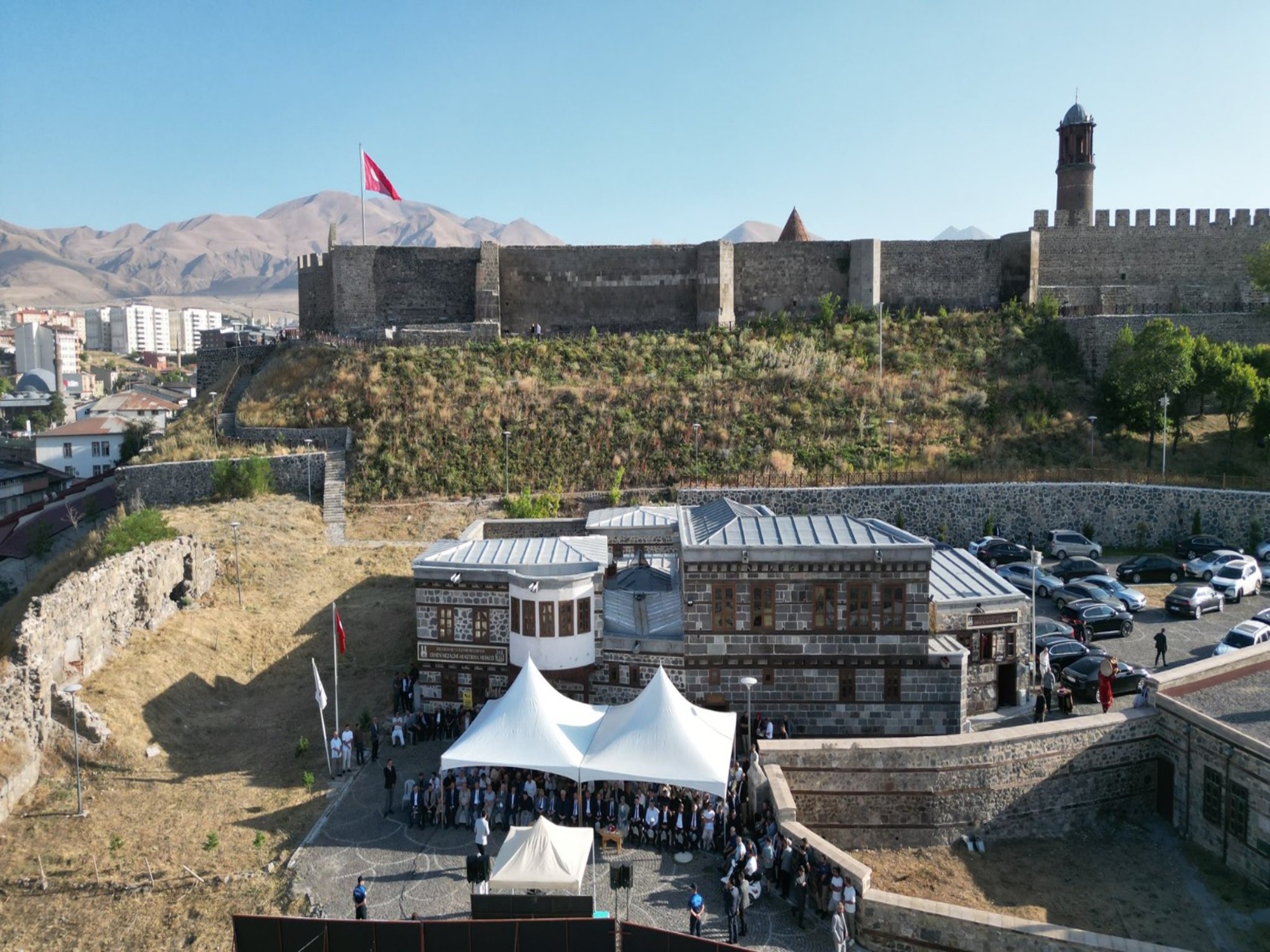 Erzurum’da Türkiye Dil ve Edebiyat Derneği bünyesindeki Dil ve Edebiyat
