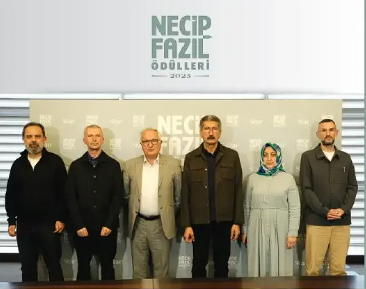 2025 Necip Fazıl Ödülleri açıklandı Cumhuriyet tarihinin önemli edebiyatçı ve fikir adamlarından biri olan Şair