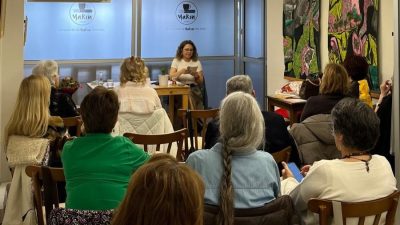 Fatma Nur Kayral, “Haiku’m” adlı kitabı üzerine düzenlenen söyleşide okurlarıyla