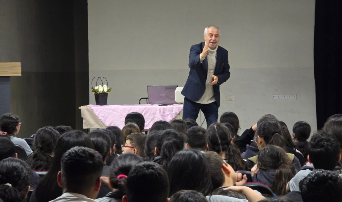 Yazar A. Levent Ertekin Öğrencilerle Buluştu İZMİR – Buca Gazi Ortaokulu Kitap Kulübü öğrencileri, anlamlı bir